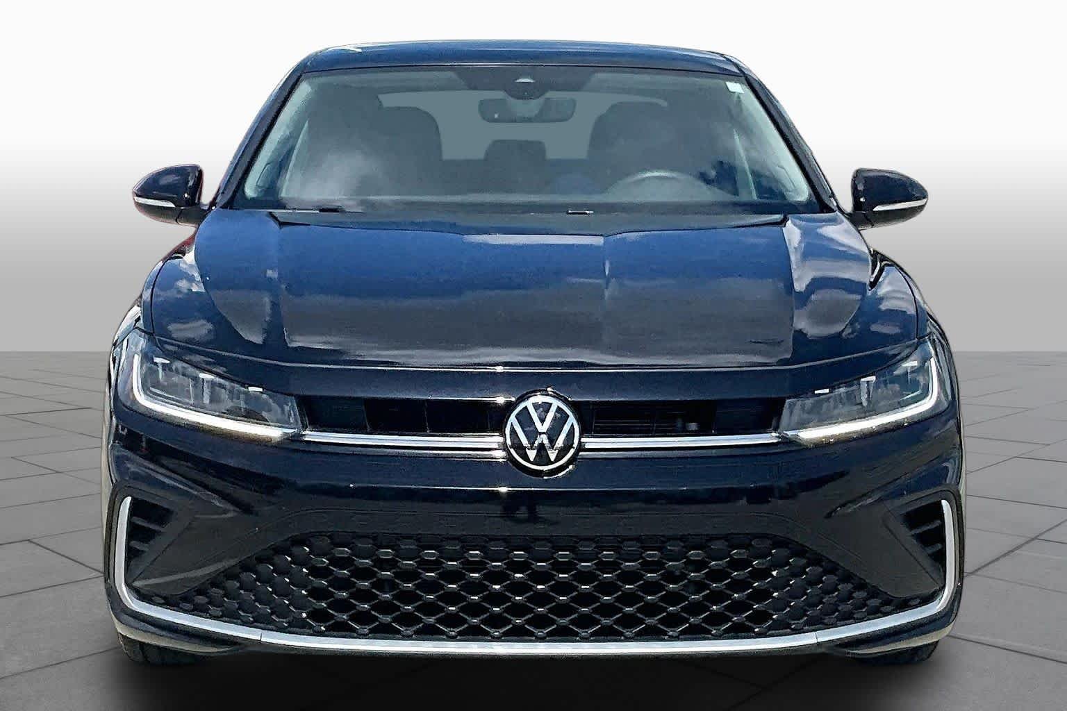 Used 2025 Deep Black Pearl Volkswagen SEL image 3