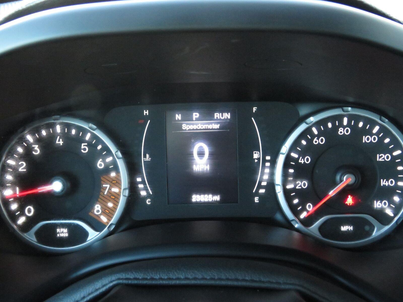 Used 2023 Graphite Gray Jeep Latitude image 27