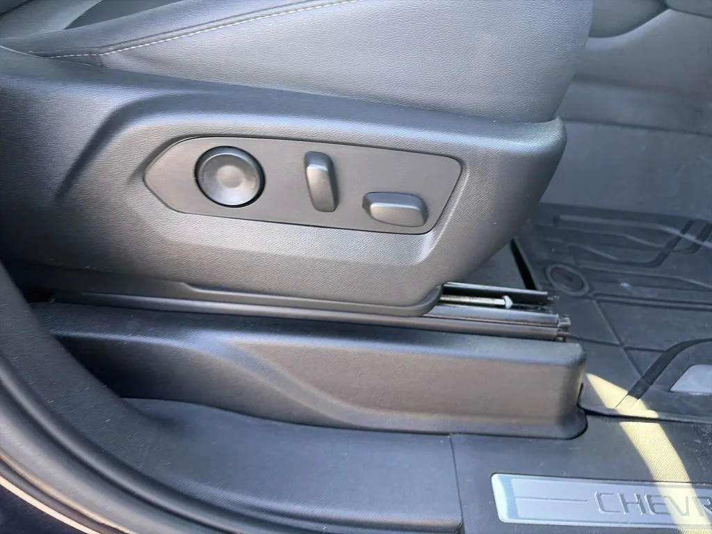 Used 2023 Gray Chevrolet LT image 38