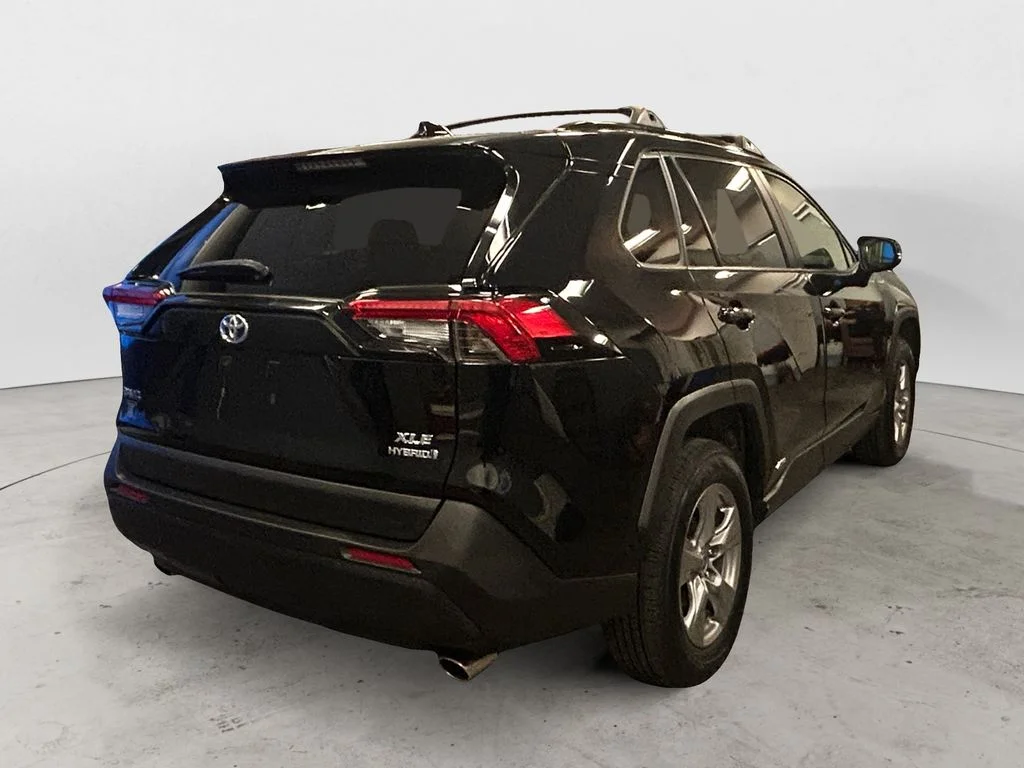 Used 2023 Midnight Black Toyota XLE image 5
