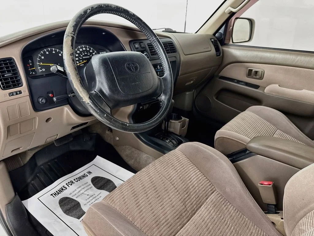Used 1997  Toyota SR5 image 9