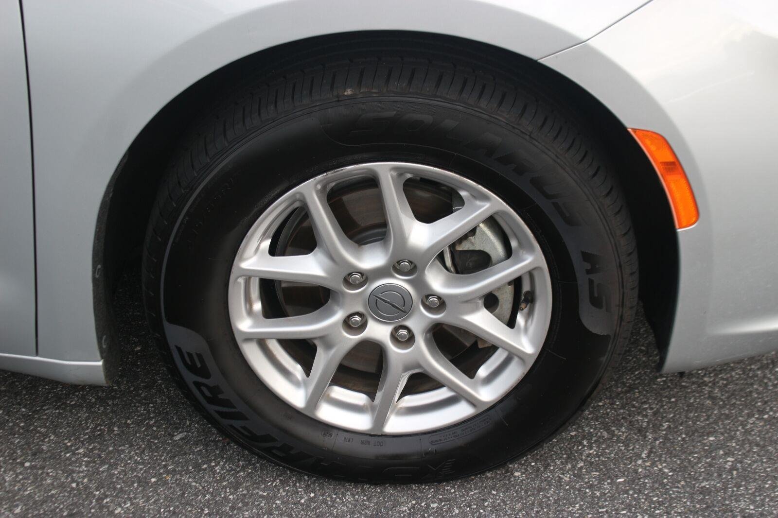 Used 2024 Silver Chrysler Touring L image 36