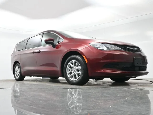Used 2023 Velvet Red Pearlc Chrysler LX image 23