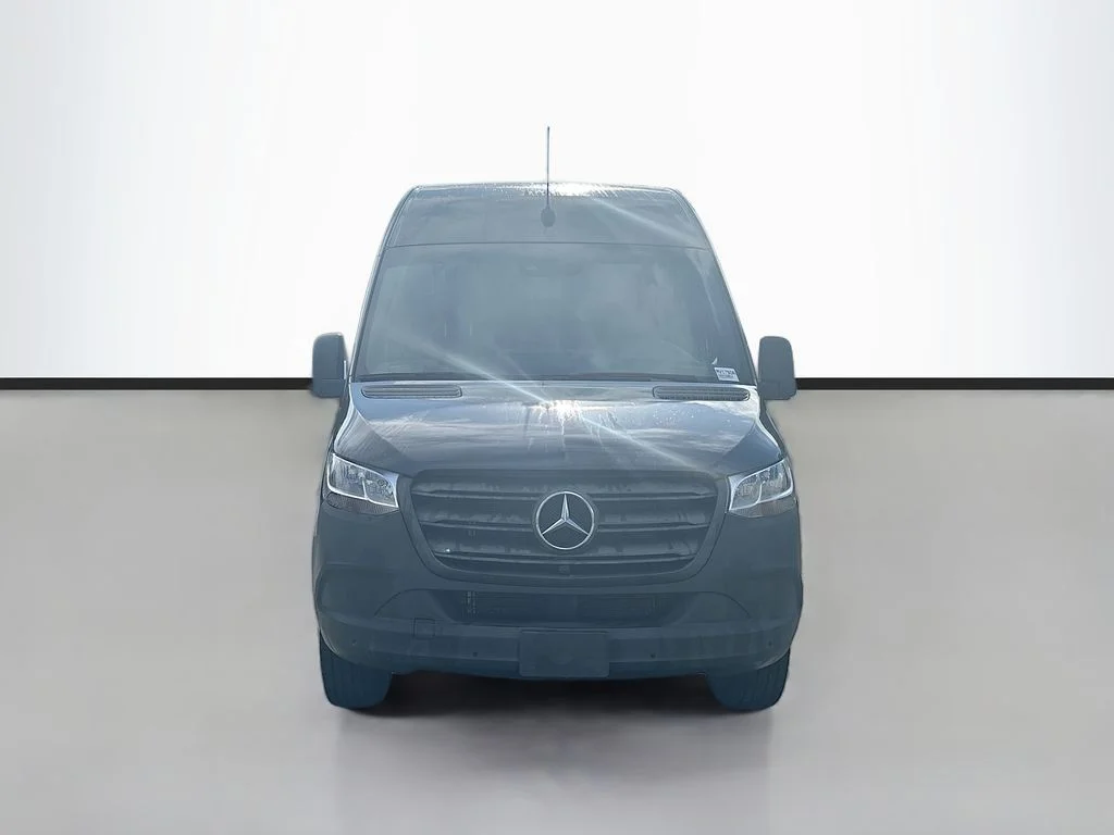 Used 2024 Tenorite Gray Metallic Mercedes-Benz Cargo 170 WB image 8