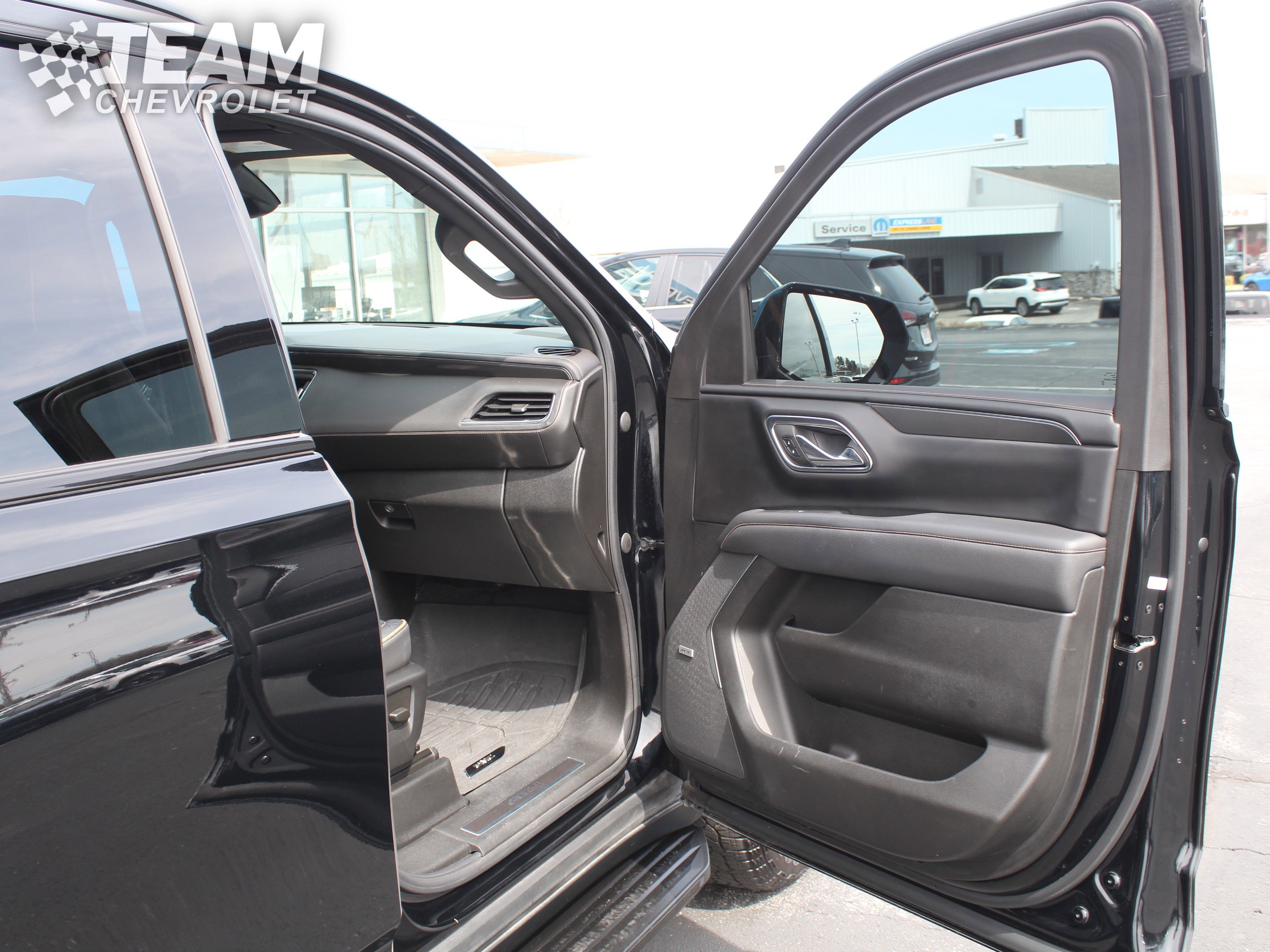 2023 GMC Yukon AT4 - Photo 27