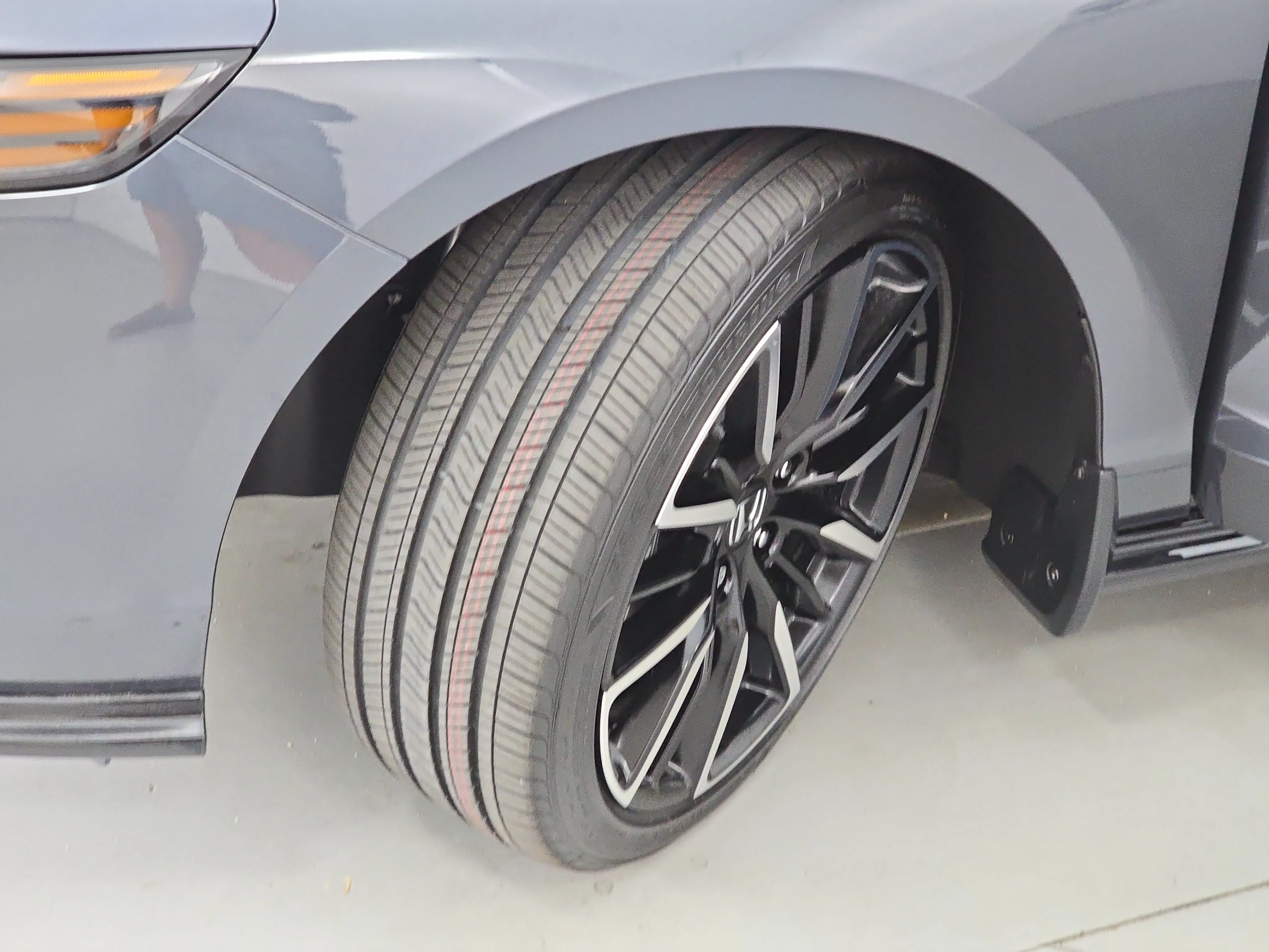 New 2026 Meteorite Gray Metallic Honda Touring image 31