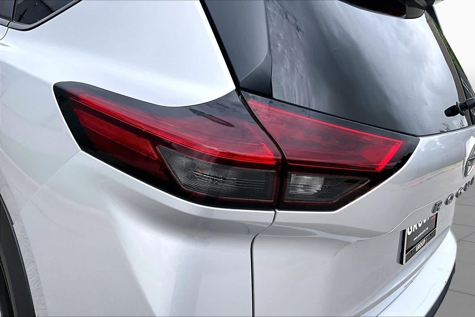 Certified Used 2025 Brilliant Silver Metallic Nissan SV image 28