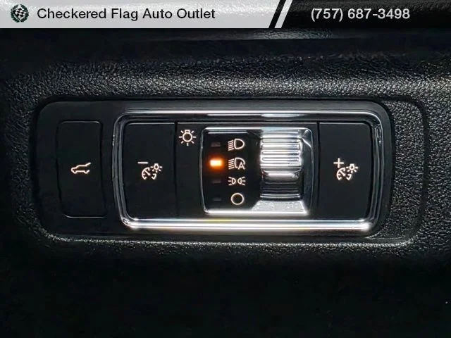 Used 2022 Black Metallic Lincoln Standard image 23