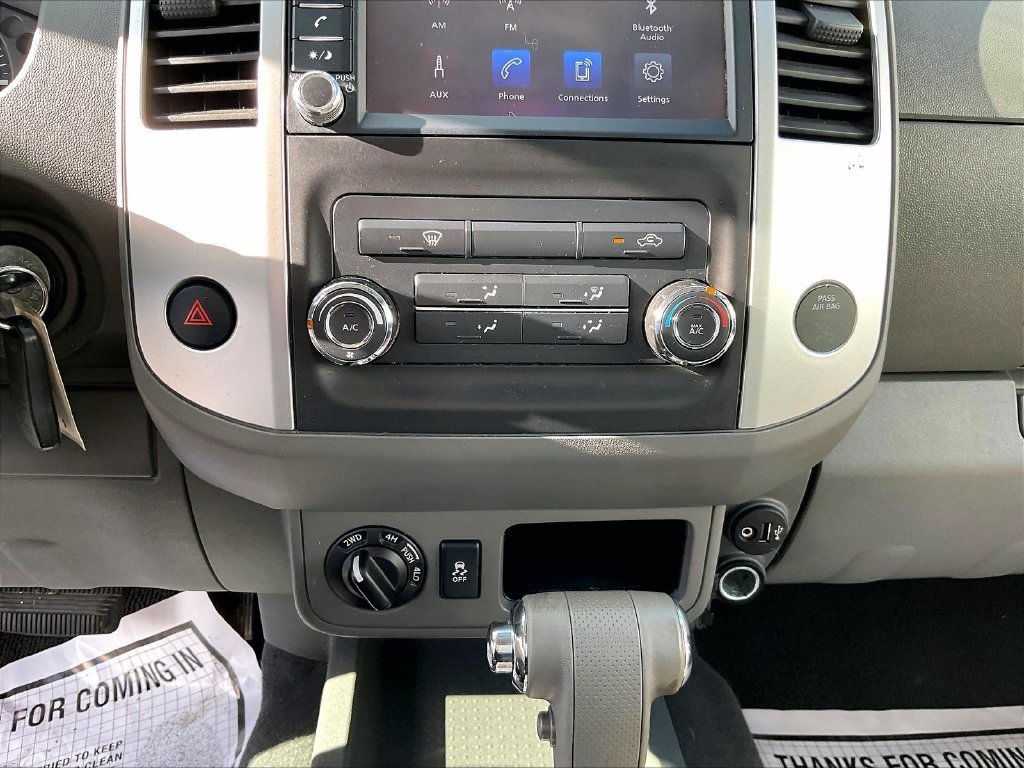 Used 2019 Glacier White Nissan SV image 25