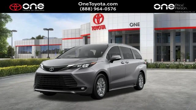 2026 Toyota Sienna XLE 8-Passenger Hybrid FWD's photo