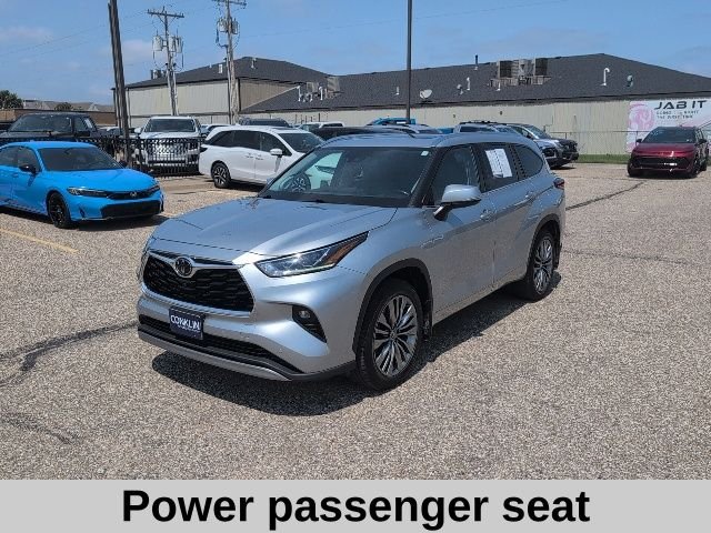 Used 2020 Silver Toyota Platinum image 15