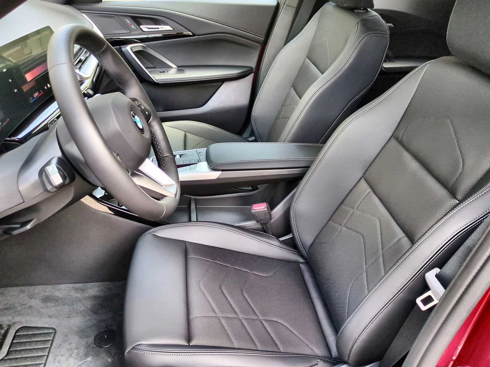 New 2026 Vegas Red Metallic BMW xDrive28i image 16
