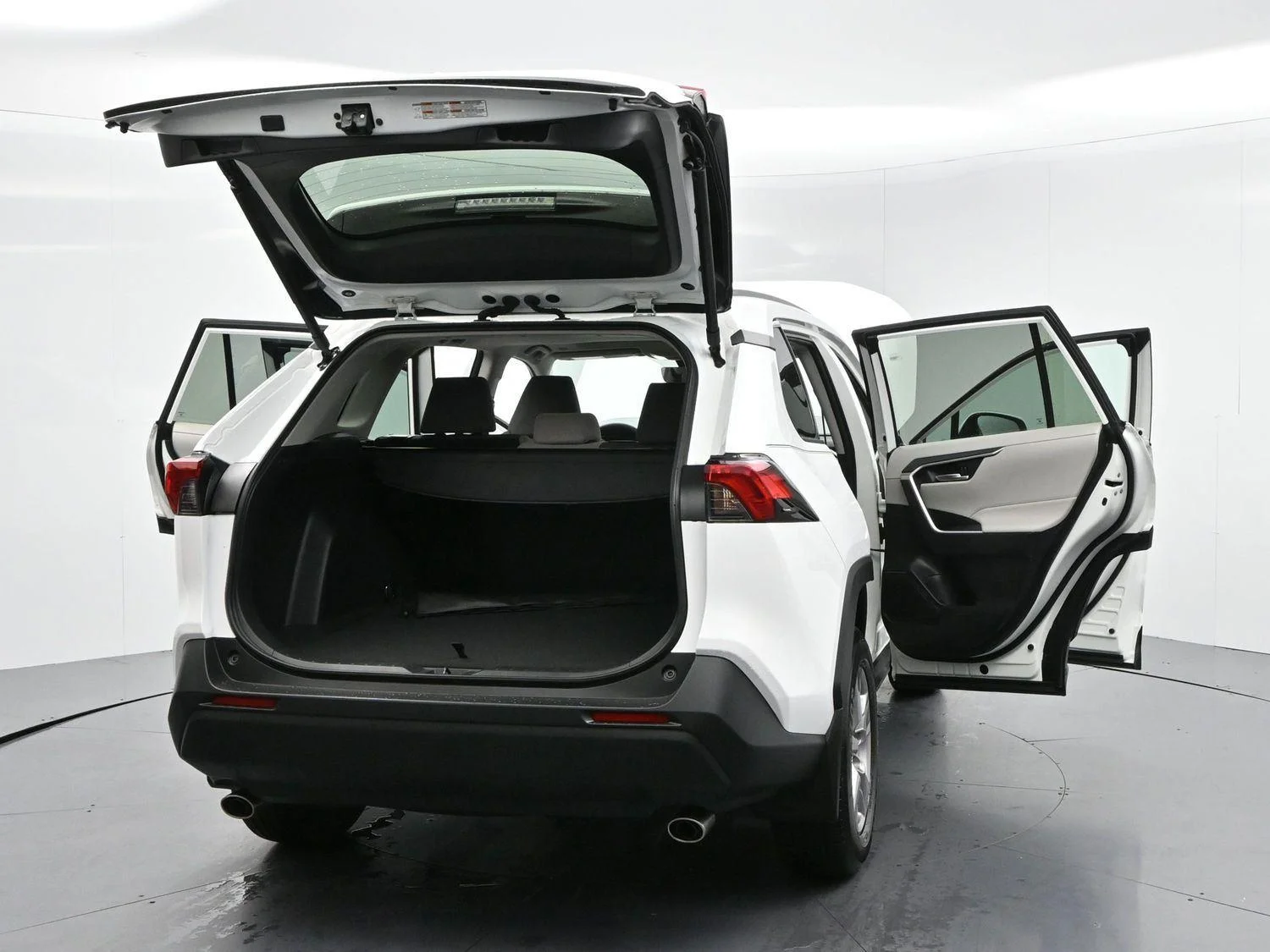 Used 2025 White Toyota XLE image 41