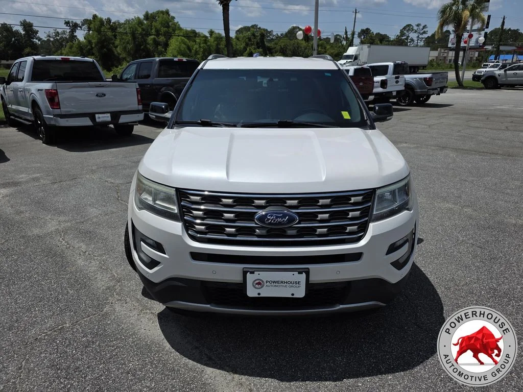 Used 2017 White Ford XLT image 9