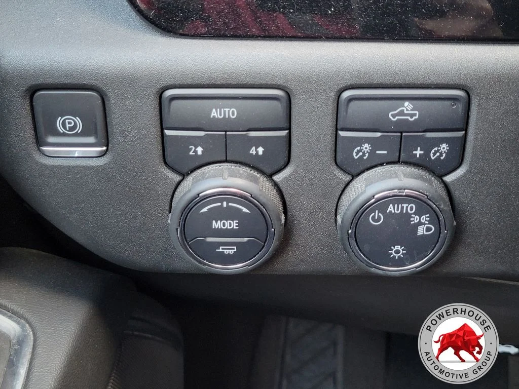 Used 2023 White Chevrolet LT image 27