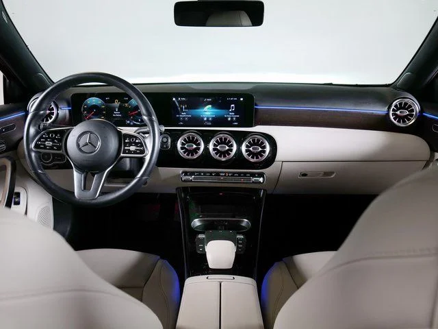 Used 2021  Mercedes-Benz A 220 image 4