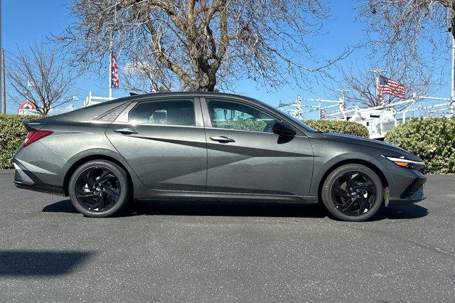 New 2026 Amazon Gray Hyundai SEL Sport Premium image 3