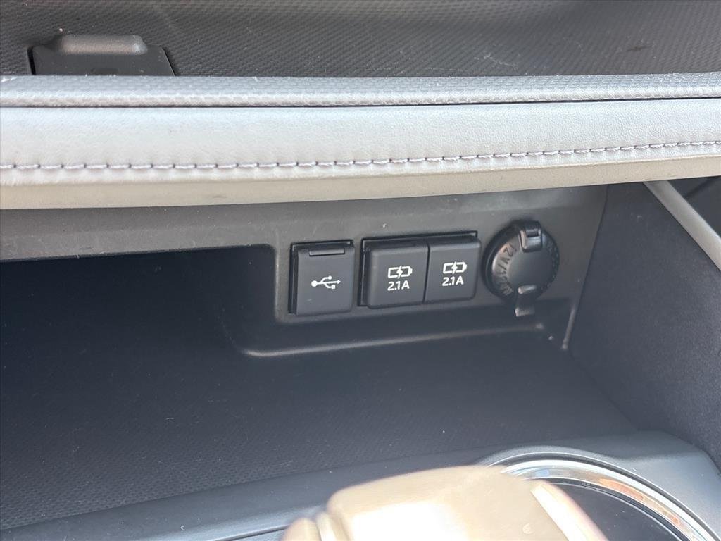 2021 Toyota Highlander XLE - Photo 15