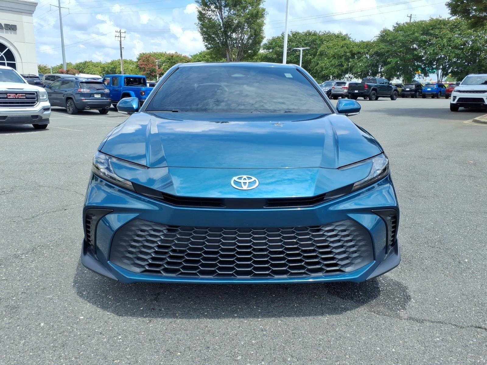 Used 2025 Ocean Gem Toyota SE image 13