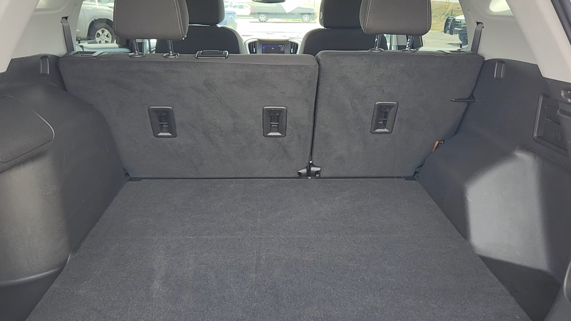 Used 2024 Summit White GMC SLE image 19