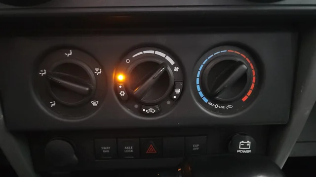Used 2009 Green Metallic Jeep Rubicon image 19
