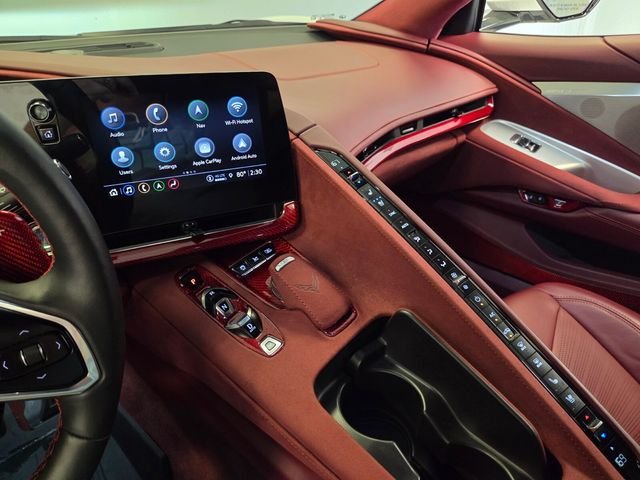 Used 2021 White Chevrolet Stingray image 19