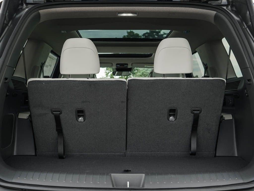 New 2026 Rockwood Green Hyundai Limited 6P AWD image 8