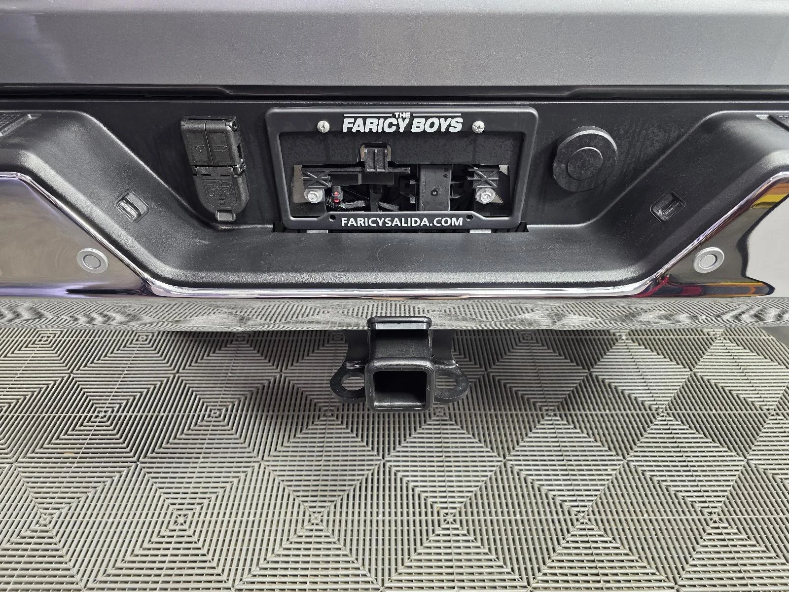 New 2025 Sterling Metallic GMC SLT image 8