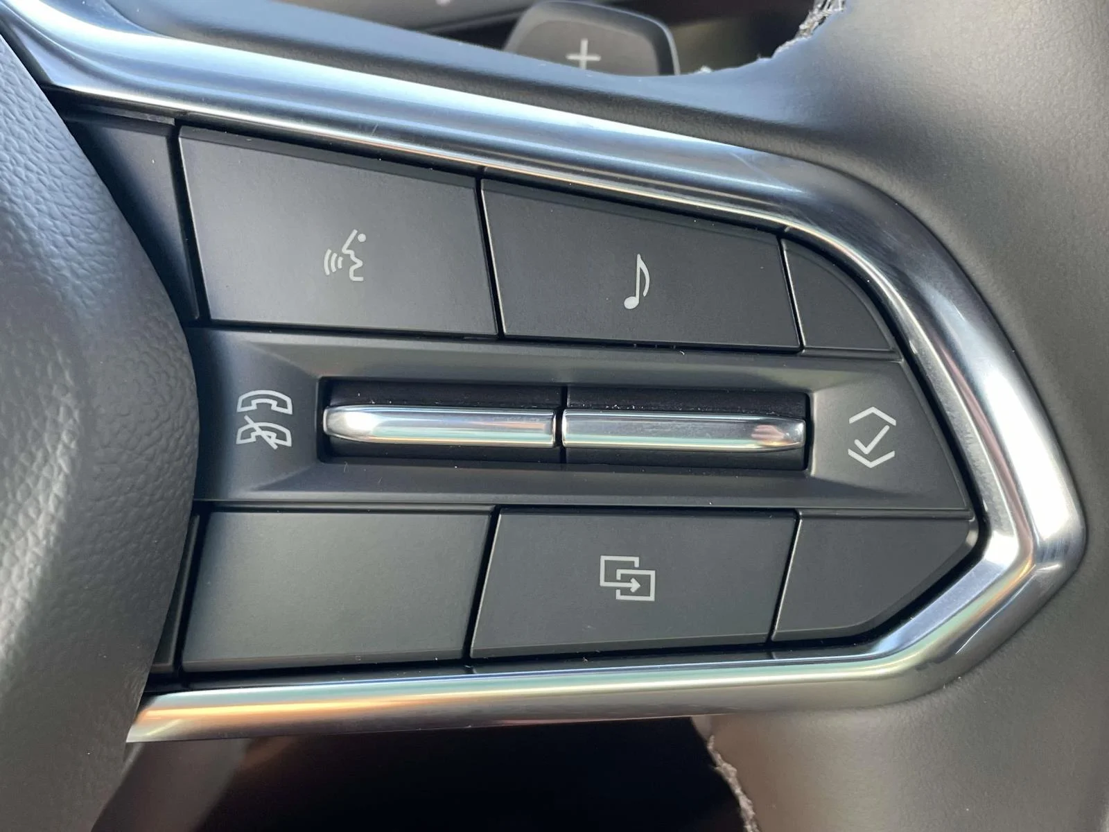 New 2027 Black Chevrolet Z71 image 30