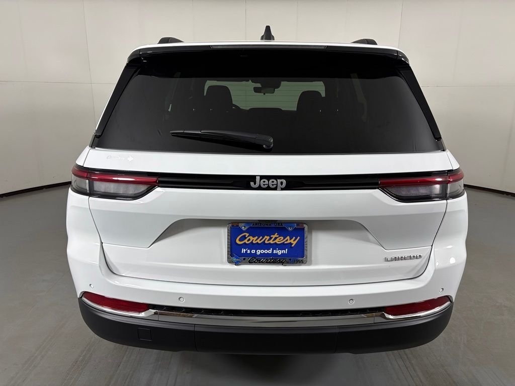 New 2026 Bright White Clear-Coat Exterior Paint Jeep Laredo image 7