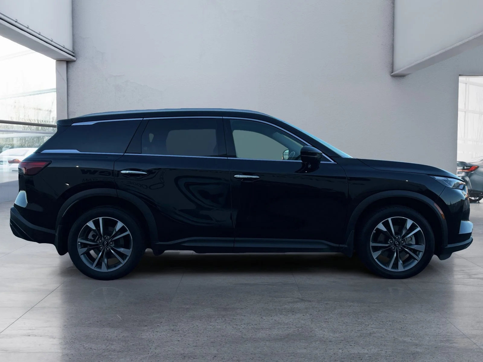 Used 2025 Black INFINITI LUXE image 6