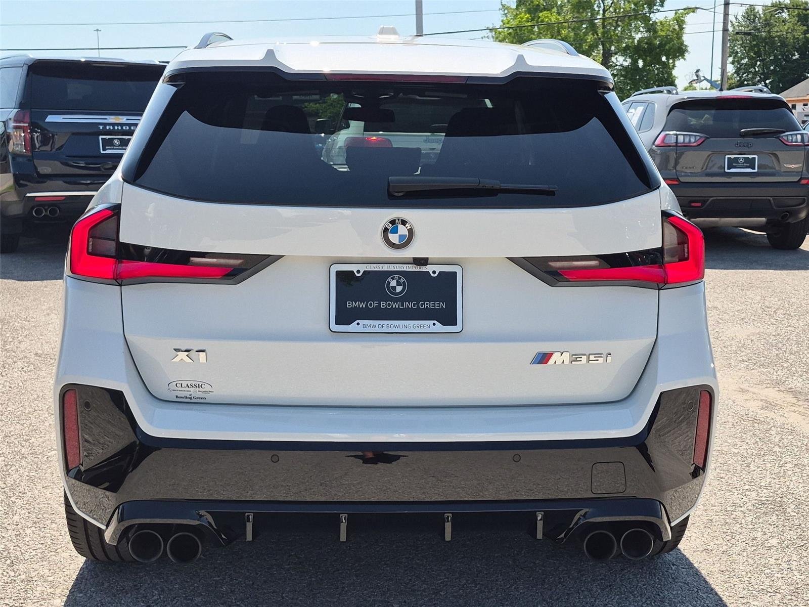 Used 2024 Alpine White BMW M35i image 4