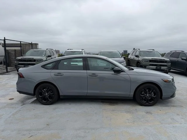 2025 Honda Accord SE - Photo 8