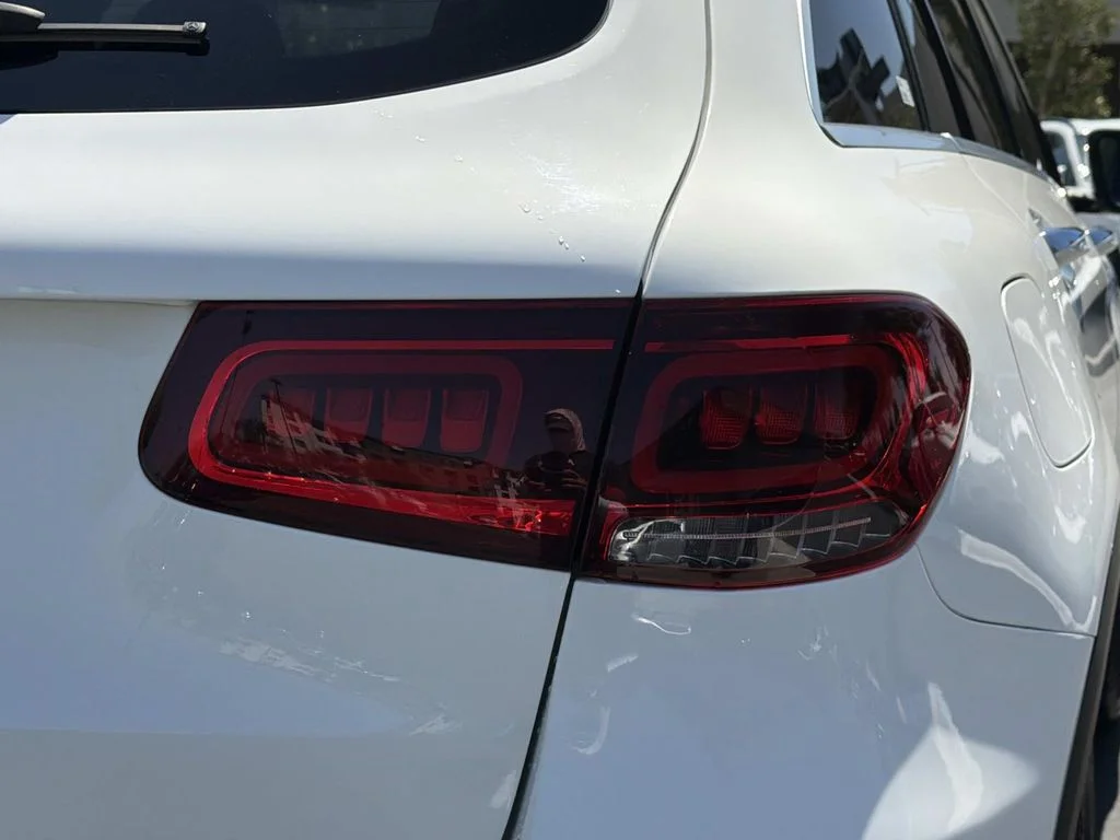 Used 2022 White Mercedes-Benz GLC 300 image 26