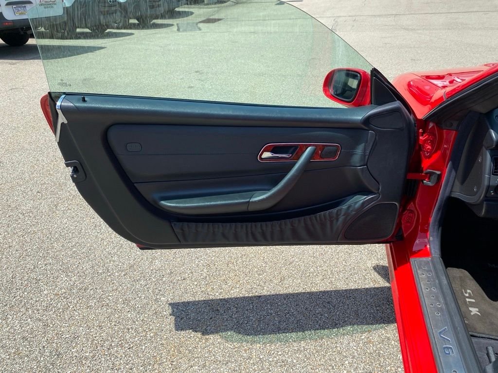 Used 2003 Red Mercedes-Benz SLK 320 image 9