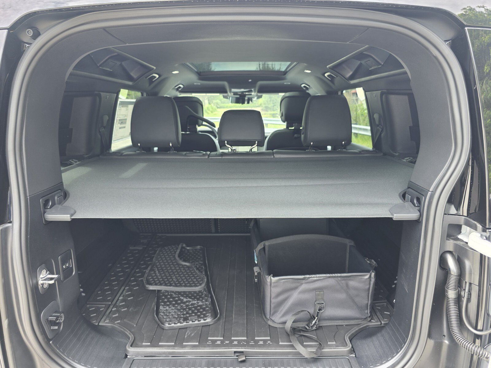 New 2026 Fuji White Land Rover P400 X-Dynamic SE image 13