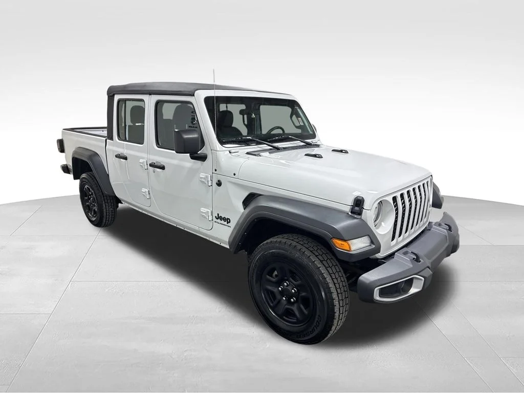 Used 2023 White Jeep Sport image 4