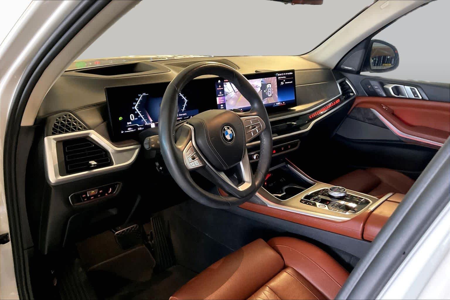 Used 2023 Mineral White Metallic BMW xDrive40i image 16