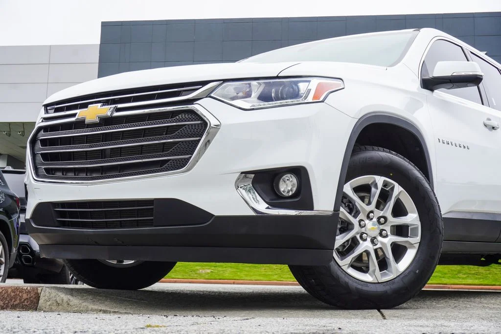 Used 2021 White Chevrolet LT image 2