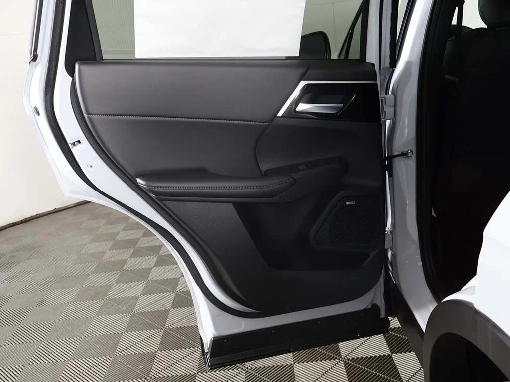 New 2026 White Mitsubishi LE 1.5T S-AWC image 25