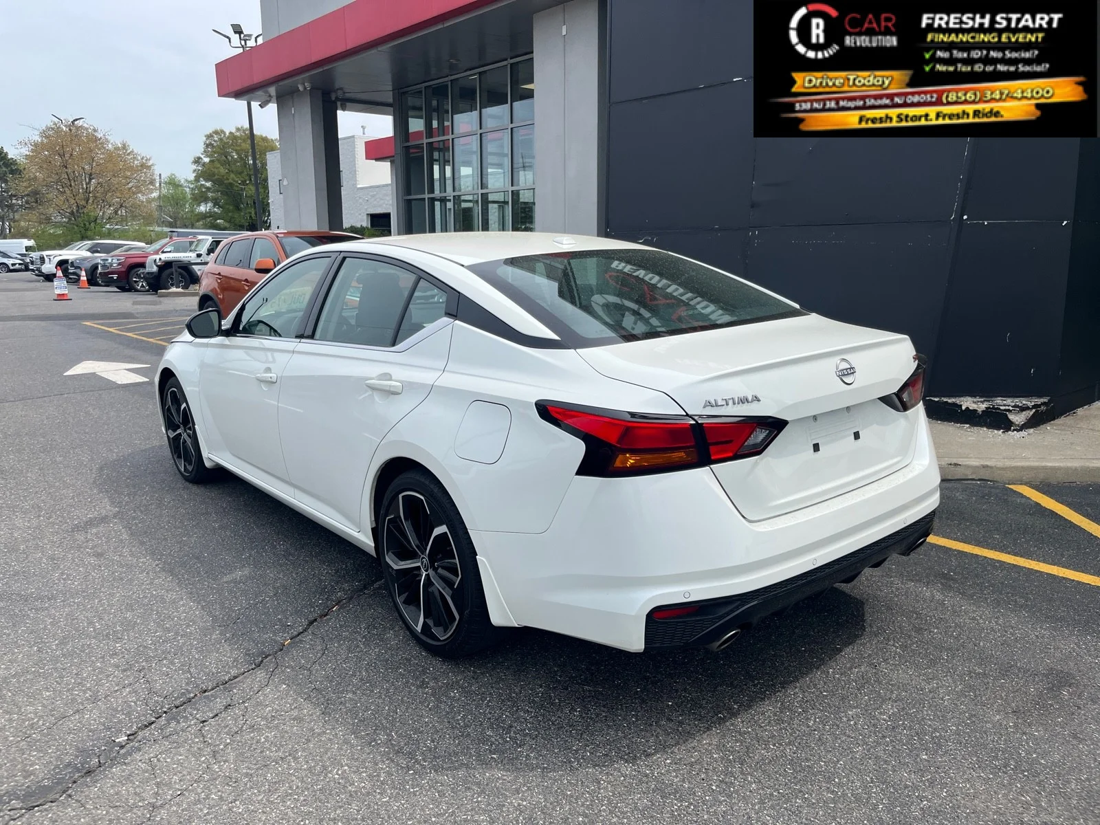 Used 2025 Pearl White Tricoat Nissan SR image 6