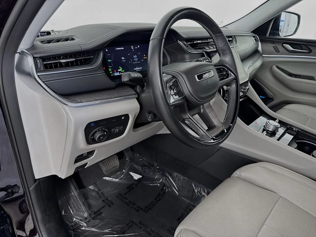 Used 2022 Brown Jeep Overland 4xe image 9