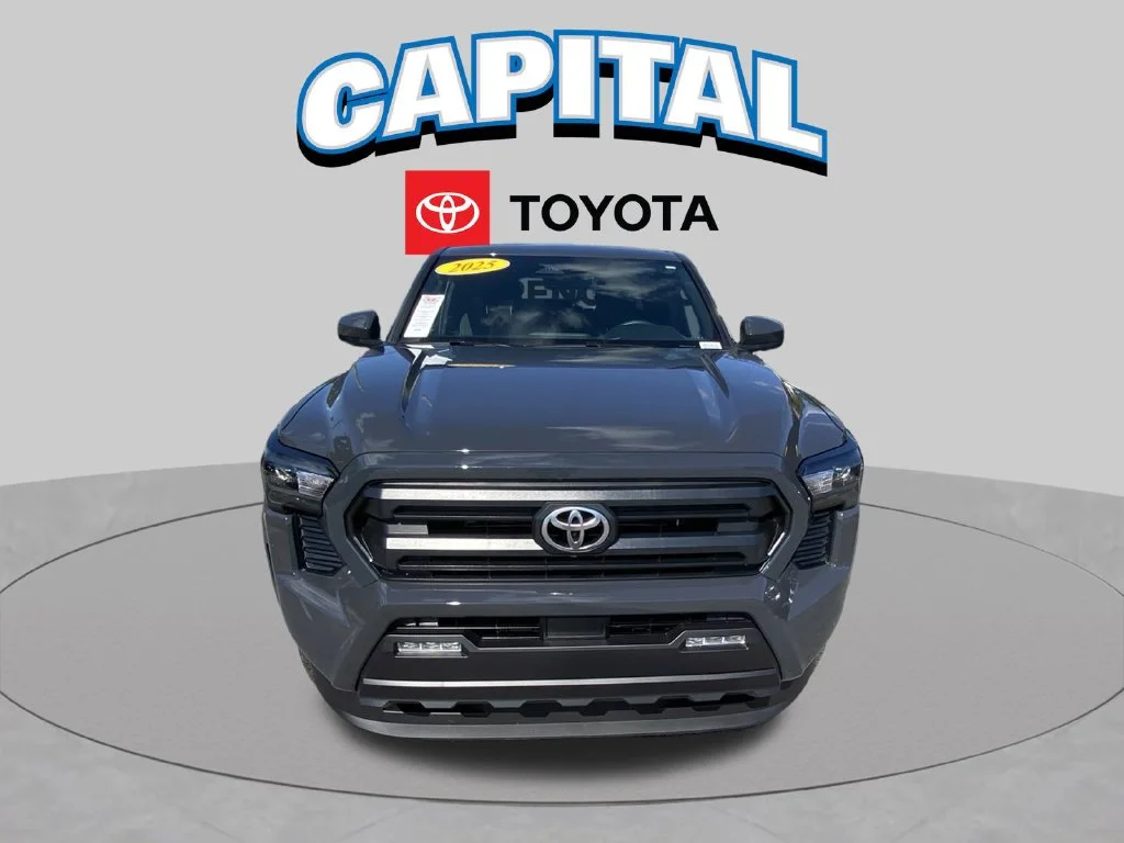 Used 2025  Toyota SR5 image 18
