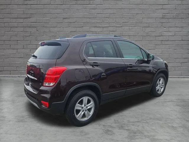Used 2020 BLACK CHERRY METALLIC Chevrolet LT image 5
