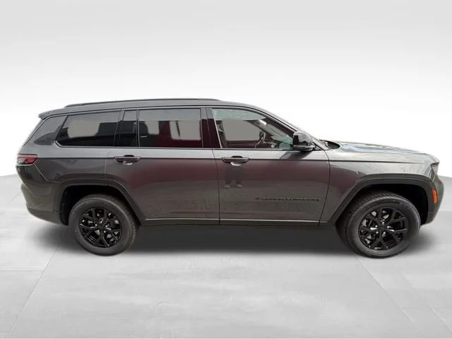 New 2026 Baltic Gray Metallic Clear-Coat Exterior Paint Jeep Altitude image 6