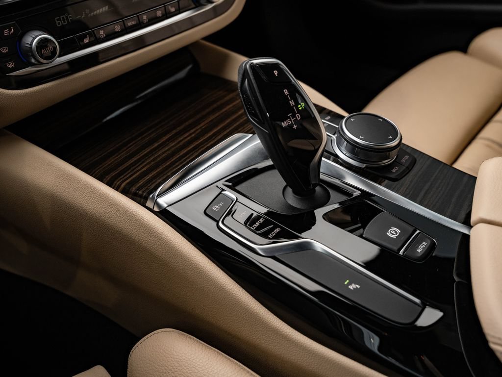 Used 2019 Jet Black BMW 540i image 36