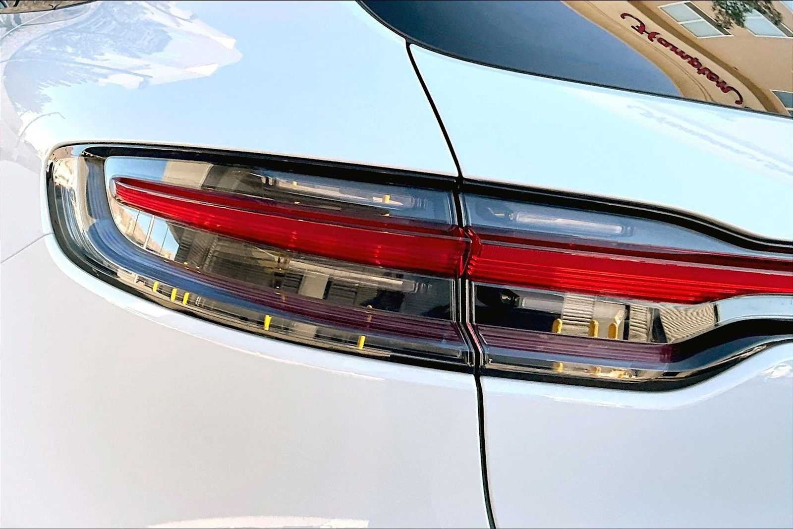 2026 Porsche Macan S - Photo 20