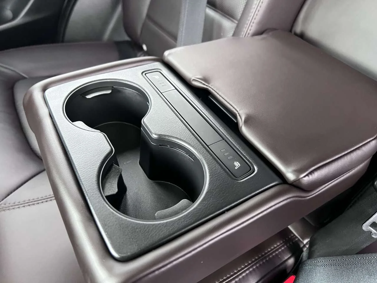 Used 2023  Mazda Signature image 10