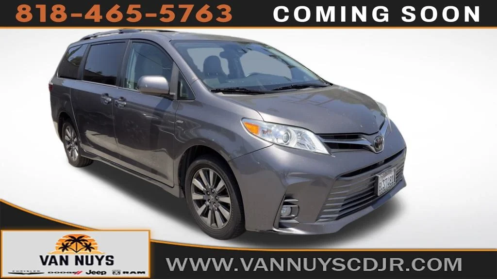 2018 Toyota Sienna XLE V6 AWD 7-Passenger's photo