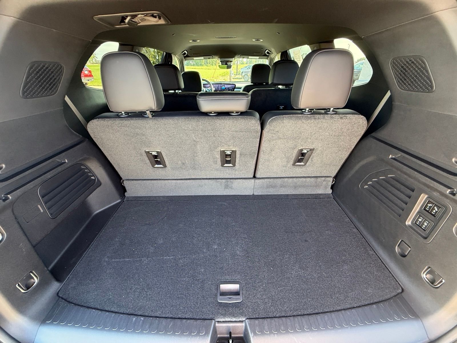 Used 2026 Summit White Buick Preferred image 18